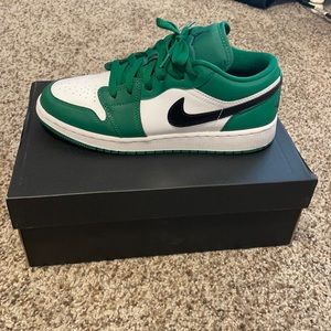 Air Jordan 1 Low Pine Green/ Black/ White